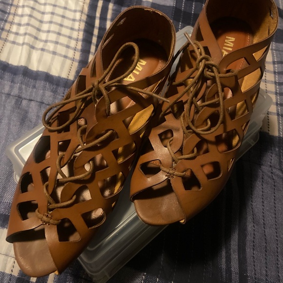 MIA sandles - Picture 2 of 4